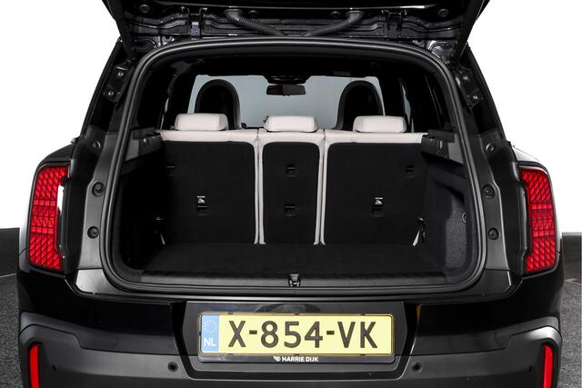 Mini COUNTRYMAN Mini 1.5 170 PK C Favoured XL Org. NL | S/K-Panodak | Elek. Trekhaak | Adapt. Cruise | Memory | Stoel-+Stuurverw. | Harman/Kardon | PDC | 360 Camera | NAV + App. Connect | ECC | Elek. Klep. | LM 19" |