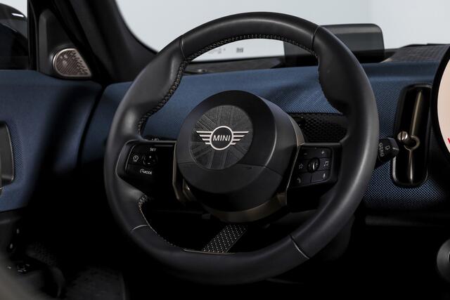 Mini COUNTRYMAN Mini 1.5 170 PK C Favoured XL Org. NL | S/K-Panodak | Elek. Trekhaak | Adapt. Cruise | Memory | Stoel-+Stuurverw. | Harman/Kardon | PDC | 360 Camera | NAV + App. Connect | ECC | Elek. Klep. | LM 19" |