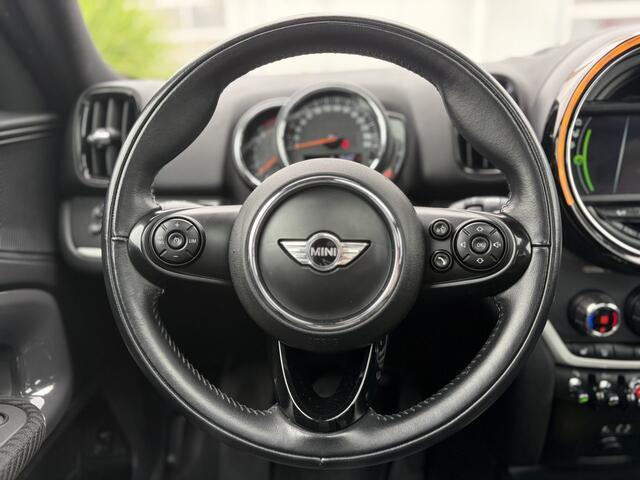 Mini COUNTRYMAN 2.0 Cooper S ALL4 Chili 192pk | Apple Carplay/Android Auto | Elektrisch glazen panorama-dak | Lichtmetalen velgen 19" | Navigatiesysteem full map | Parkeersensor voor en achter | Voorstoelen verwarmd | Dealer onderhouden!
