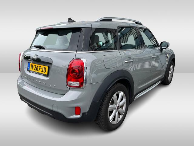 Mini COUNTRYMAN 1.5 Cooper S E ALL4 225pk Salt Automaat Navigatie / 17"LM Velgen / LED verlichting / Clima / Sportstoelen / Parkeersensoren HAL
