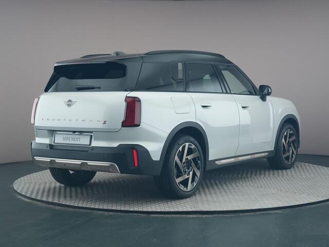 Mini COUNTRYMAN 2.0 S ALL4 Favoured 218 pk | Pakket M plus | Trekhaak | Panoramadak | Comfort Access | Stuurwielverwarming |