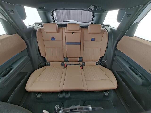 Mini COUNTRYMAN 2.0 S ALL4 Favoured 218 pk | Pakket M plus | Trekhaak | Panoramadak | Comfort Access | Stuurwielverwarming |
