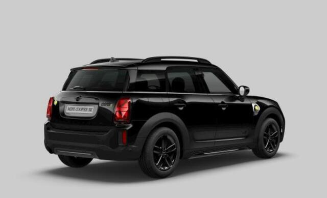 Mini COUNTRYMAN Cooper S E ALL4 Active Cruise Control - Elektrisch verwarmde/verstelbare stoelen - Comfort acces - Driving Assistant - Head up - Getinte ruiten - Achteruitrijcamera - MINI Navigatiesysteem -