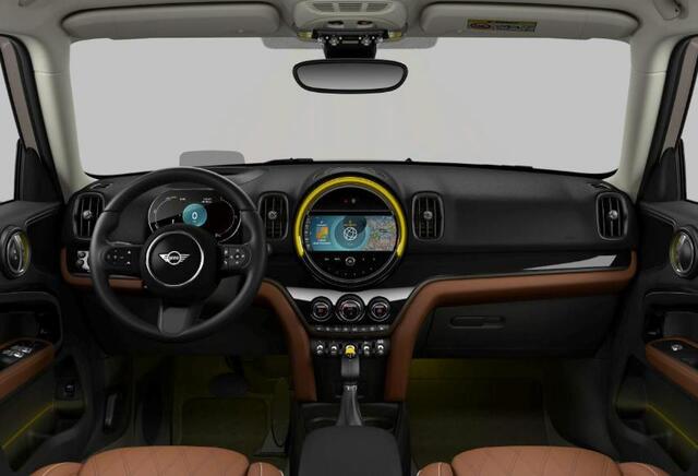 Mini COUNTRYMAN Cooper S E ALL4 Active Cruise Control - Elektrisch verstelbare/verwarmbare stoelen - Comfort acces - Elektrische achterklep - Driving Assistant - Head up - Elektrisch inklapbare buitenspiegels -