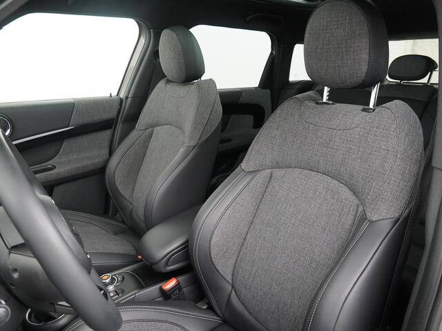 Mini COUNTRYMAN Cooper SE ALL4 Chili | Adaptive Cruise Control | Head-Up | Stoelverwarming | Panoramadak | Elektrisch Verstelbare Stoelen |