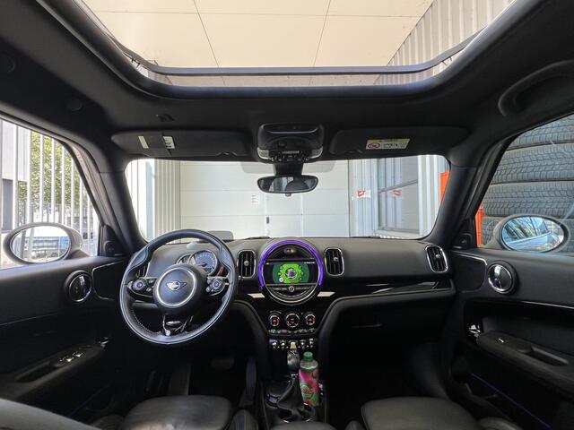 Mini COUNTRYMAN 1.5 Cooper S E ALL4 Chili | AUTOMAAT | HEAD-UP DISPLAY | LEDER | SCHUIF/KANTELDAK | CARPLAY | HARMAN/KARDON | CAMERA | NAVI | CRUISE CONTROL ADAPTIEF | PDC V+A | CLIMATE CONTROL | LMV 19'' | STOELVERWARMING | KEYLESS | LED | DAB | BLUETOOTH