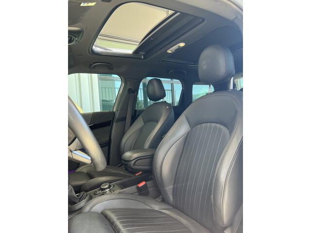 Mini COUNTRYMAN 1.5 Cooper S E ALL4 Chili | AUTOMAAT | HEAD-UP DISPLAY | LEDER | SCHUIF/KANTELDAK | CARPLAY | HARMAN/KARDON | CAMERA | NAVI | CRUISE CONTROL ADAPTIEF | PDC V+A | CLIMATE CONTROL | LMV 19'' | STOELVERWARMING | KEYLESS | LED | DAB | BLUETOOTH