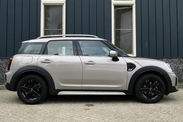 Mini COUNTRYMAN 1.5 Cooper Classic Rijklaarprijs-Garantie Trekhaak Navigatie Camera Led Airco Sport interieur