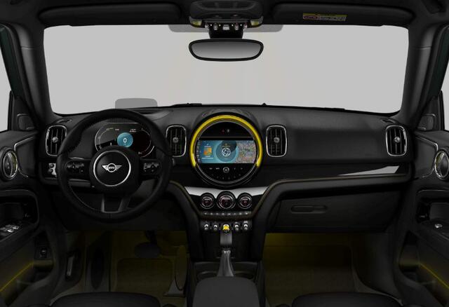 Mini COUNTRYMAN Cooper S E ALL4 Panoramadak - Active Cruise Control - Harman Kardon - Head up - Elektrisch verstelbare/verwarmde stoelen - Driving/Parking Assistant - Comfort acces -