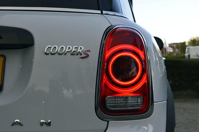 Mini COUNTRYMAN 2.0 Cooper S Knightsbridge Edition Rijklaarprijs-Garantie Panorama dak Led Camera Apple carplay Leder Airco