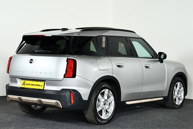 Mini COUNTRYMAN E Favoured 66.5 kWh Panorama / Navi / CarPlay / ACC / Lane-assist