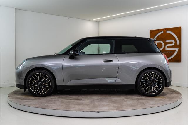 Mini Electric Mini Cooper SE Favoured 54.2 kWh 218PK NIEUW | Pakket XL | Harman/Kardon | Pano | Sfeer | VOL!