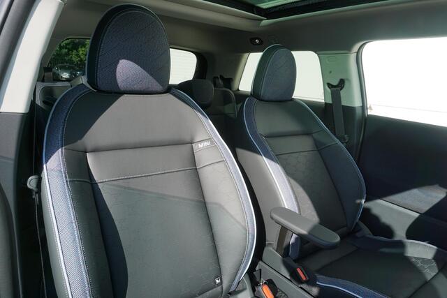 Mini Electric 3-deurs Cooper SE Classic Uitvoering | Pakket XL | 17 inch Parallel Spoke 2-tone | Glazen panoramadak | Elektrisch verstelbare stoelen