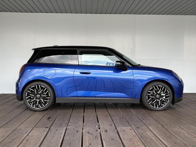 Mini Electric 3-deurs Cooper SE Favoured + XL pakket
