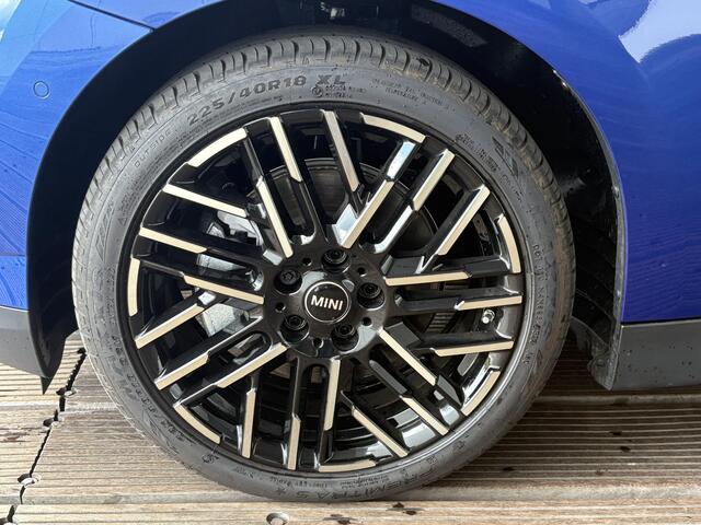 Mini Electric 3-deurs Cooper SE Favoured + XL pakket