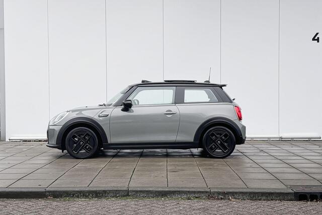 Mini Electric Camden Edition 33 kWh Comfort Acces / Achteruitrij Camera / Glazen Schuifdak / Sportstoel / Driving Assistant / Led Koplamp / Multifunctioneel Instrumenten Paneel