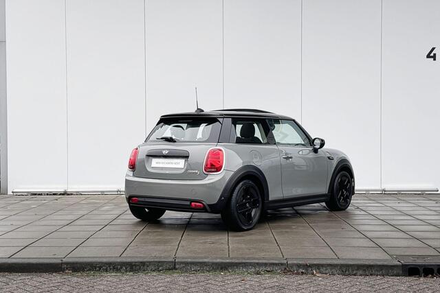 Mini Electric Camden Edition 33 kWh Comfort Acces / Achteruitrij Camera / Glazen Schuifdak / Sportstoel / Driving Assistant / Led Koplamp / Multifunctioneel Instrumenten Paneel