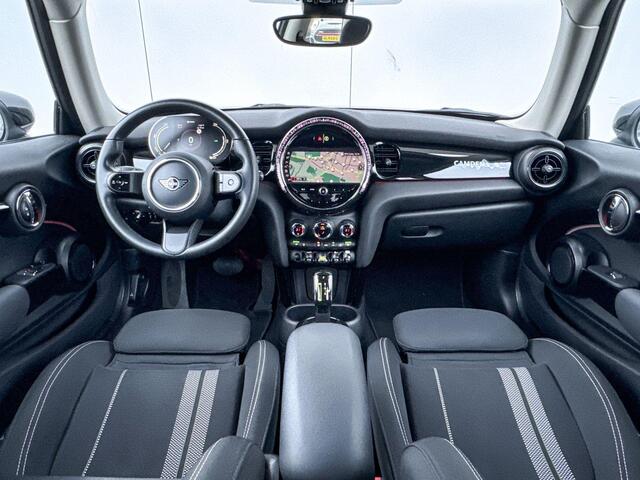 Mini Electric Camden Edition 33 kWh Comfort Acces / Achteruitrij Camera / Glazen Schuifdak / Sportstoel / Driving Assistant / Led Koplamp / Multifunctioneel Instrumenten Paneel