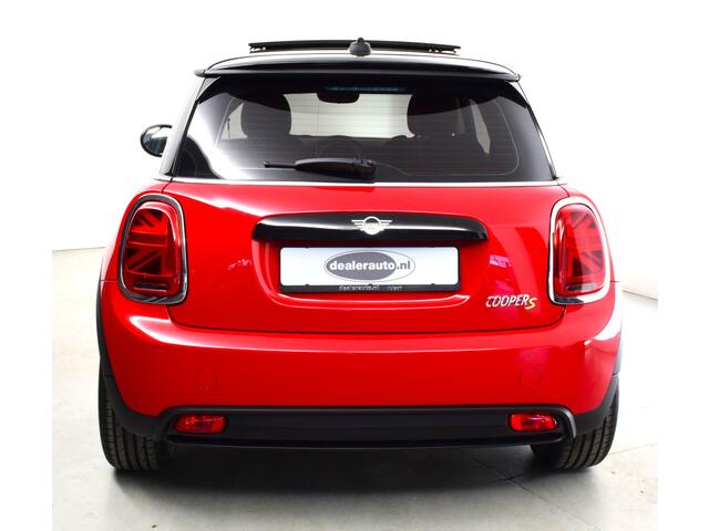 Mini Electric Cooper SE PANO Classic schuifdak, Apple Carpay, Stoelverwarm, cruise c, bluetooth, Union Jack achterlichten, navy.