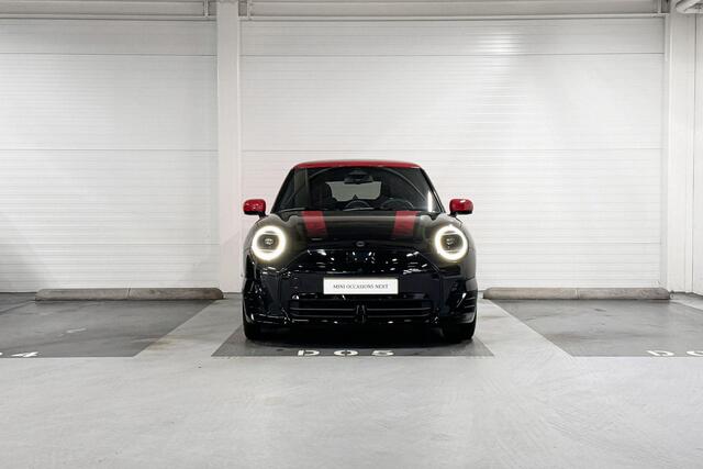 Mini Electric Cooper SE | John Cooper Works uitvoering | XL Pakket | 18" JCW Lap Spoke two-tone