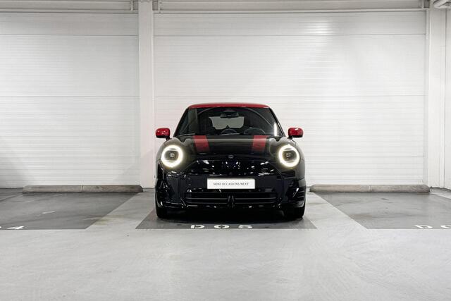 Mini Electric Cooper SE | John Cooper Works uitvoering | XL Pakket | 18" JCW Lap Spoke two-tone