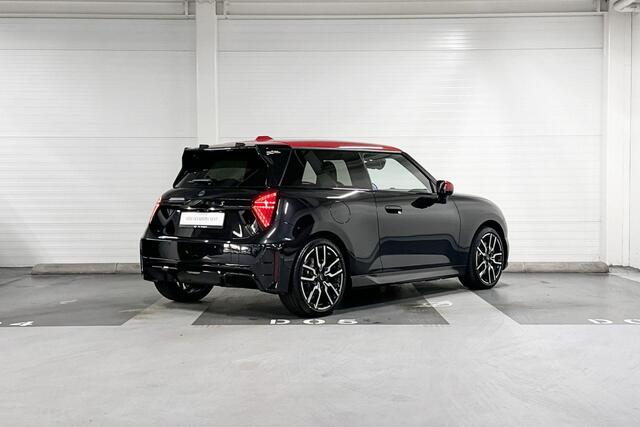 Mini Electric Cooper SE | John Cooper Works uitvoering | XL Pakket | 18" JCW Lap Spoke two-tone