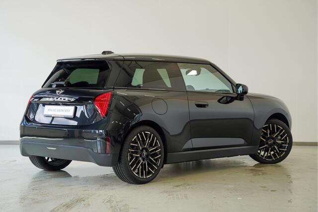 Mini Electric Cooper 3-deurs SE Favoured Pakket M MINI Cooper 3-deurs SE Favoured
