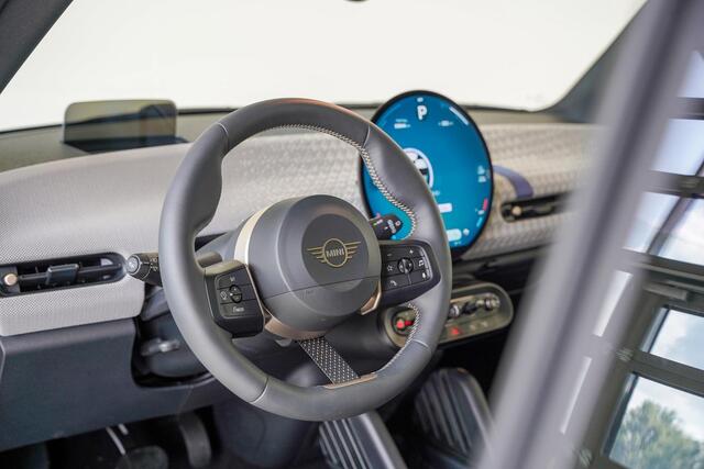 Mini Electric Cooper 3-deurs SE Favoured Pakket M MINI Cooper 3-deurs SE Favoured