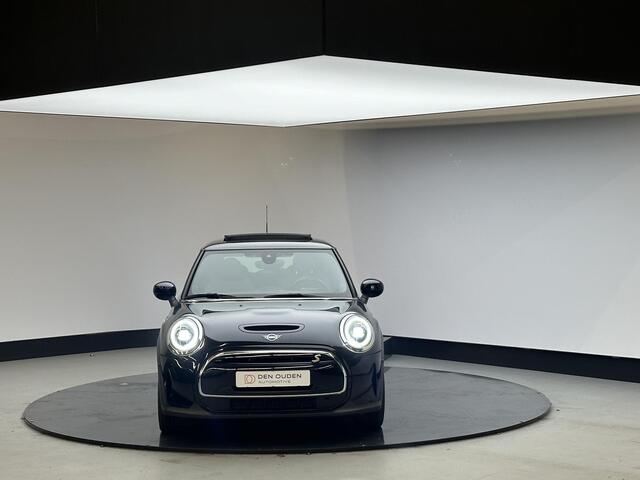Mini Electric Mini Camden Edition 33 kWh | Panodak| HarmanKardon|Leer|Stoel verw|NL auto