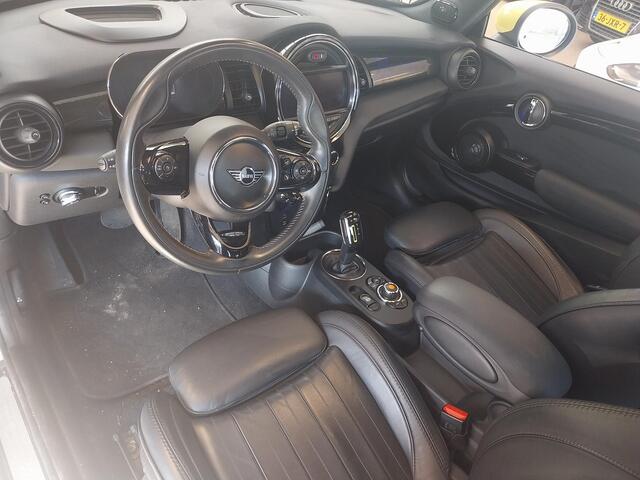 Mini Electric Mini Yours 33 kWh . SCHUIF-/KANTELDAK . LEDER . LICHTMETALEN VELGEN . PRIVACY GLASS