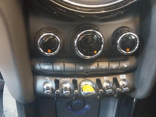Mini Electric Mini Yours 33 kWh . SCHUIF-/KANTELDAK . LEDER . LICHTMETALEN VELGEN . PRIVACY GLASS