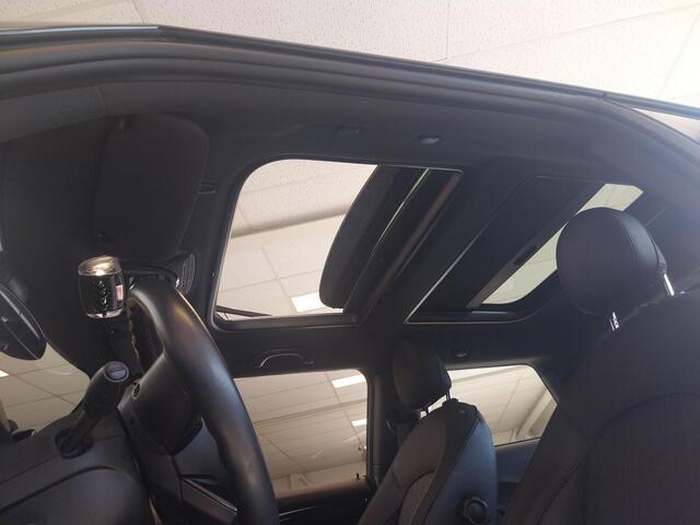 Mini Electric Mini Yours 33 kWh . SCHUIF-/KANTELDAK . LEDER . LICHTMETALEN VELGEN . PRIVACY GLASS