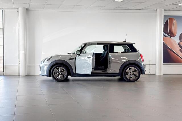 Mini Electric Essential 33 kWh | Stoelverwarming | Driving Assistant |