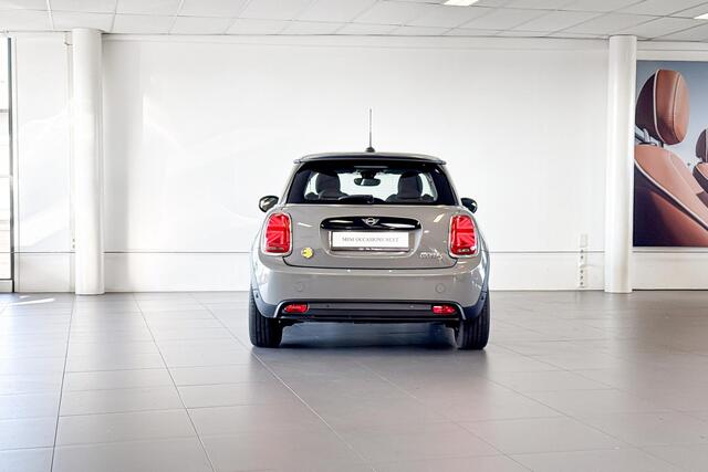Mini Electric Essential 33 kWh | Stoelverwarming | Driving Assistant |