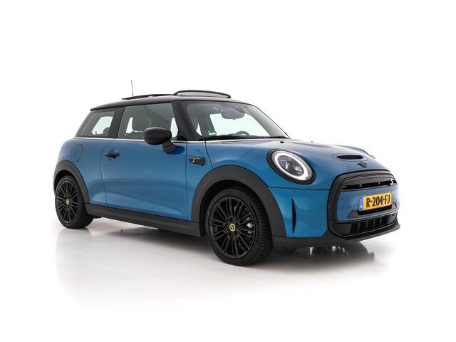 Mini Electric Mini Classic 33 kWh [ 3-Fase ] (INCL-BTW) Aut. *PANO | FULL-LEATHER | FULL-LED | HARMAN/KARDON-SOUND | KEYLESS | CAMERA | SPORT-SEATS | NAVI-FULLMAP | ECC | HEATED-SEATS | AMBIENT-LIGHT | DAB | DIGI-COCKPIT | PDC | 17"ALU