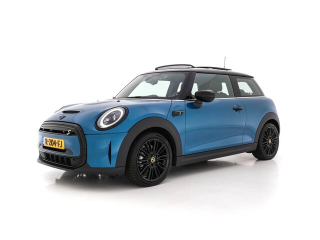 Mini Electric Mini Classic 33 kWh [ 3-Fase ] (INCL-BTW) Aut. *PANO | FULL-LEATHER | FULL-LED | HARMAN/KARDON-SOUND | KEYLESS | CAMERA | SPORT-SEATS | NAVI-FULLMAP | ECC | HEATED-SEATS | AMBIENT-LIGHT | DAB | DIGI-COCKPIT | PDC | 17"ALU