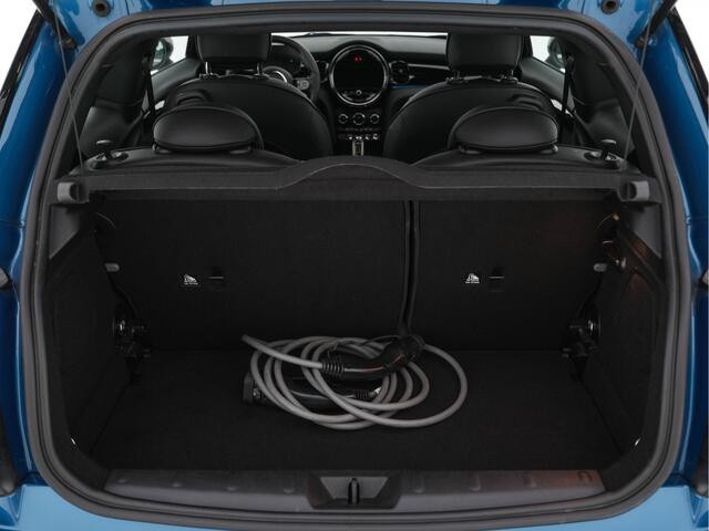 Mini Electric Mini Classic 33 kWh [ 3-Fase ] (INCL-BTW) Aut. *PANO | FULL-LEATHER | FULL-LED | HARMAN/KARDON-SOUND | KEYLESS | CAMERA | SPORT-SEATS | NAVI-FULLMAP | ECC | HEATED-SEATS | AMBIENT-LIGHT | DAB | DIGI-COCKPIT | PDC | 17"ALU