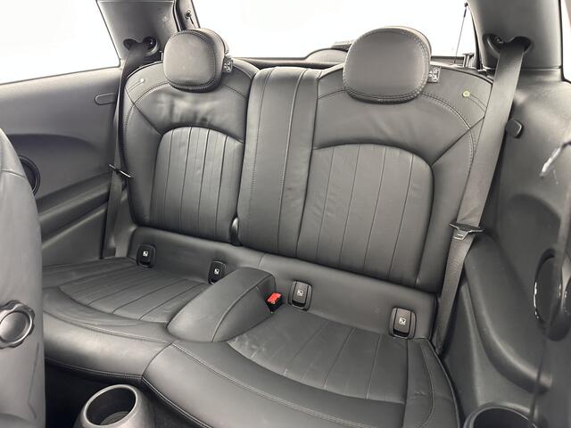 Mini Electric Mini Yours 33 kWh [ 3-Fase ] (INCL-BTW) Aut. *PANO | HEAD-UP | FULL-LEATHER | FULL-LED | HARMAN/KARDON-SOUND | KEYLESS | CAMERA | SPORT-SEATS | NAVI-FULLMAP | ECC | HEATED-SEATS | AMBIENT-LIGHT | DAB | DIGI-COCKPIT | PDC