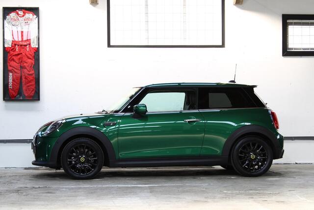 Mini Electric Mini Business Edition 33 kWh | Adaptieve cruise control | Parkeersensoren | Camera | Apple Carplay | NL auto | BTW |