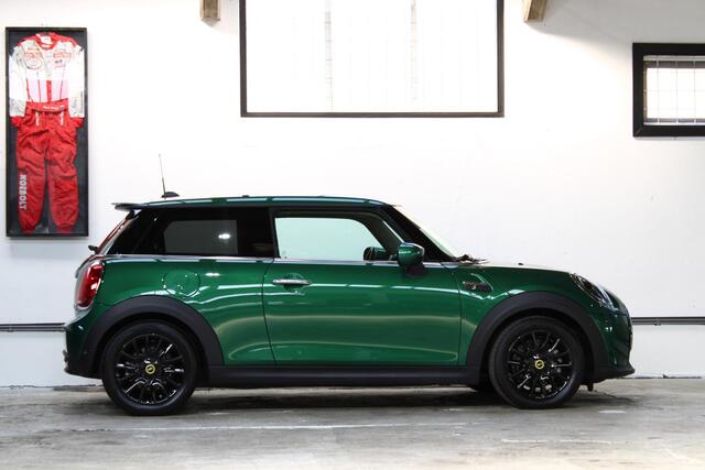Mini Electric Mini Business Edition 33 kWh | Adaptieve cruise control | Parkeersensoren | Camera | Apple Carplay | NL auto | BTW |