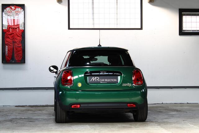 Mini Electric Mini Business Edition 33 kWh | Adaptieve cruise control | Parkeersensoren | Camera | Apple Carplay | NL auto | BTW |