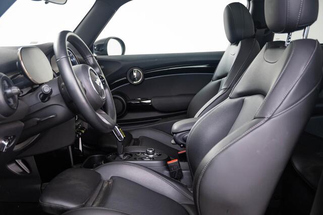 Mini Electric Mini MINI Yours 33 kWh Classic - Panoramadak - Warmtepomp - Elektrisch verwarmbare voorstoelen - Regensensor - Park Assistant - Achteruitrijcamera - Middenarmsteun voor - Navigatiesysteem -