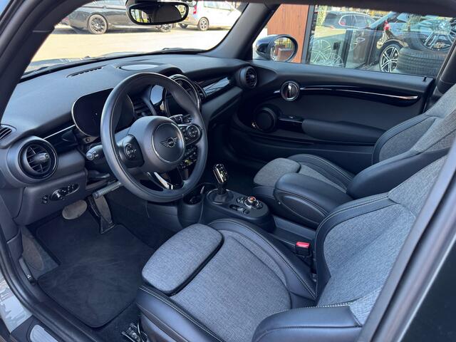 Mini Electric Mini Essential 33 kWh | Camera | Apple Carplay
