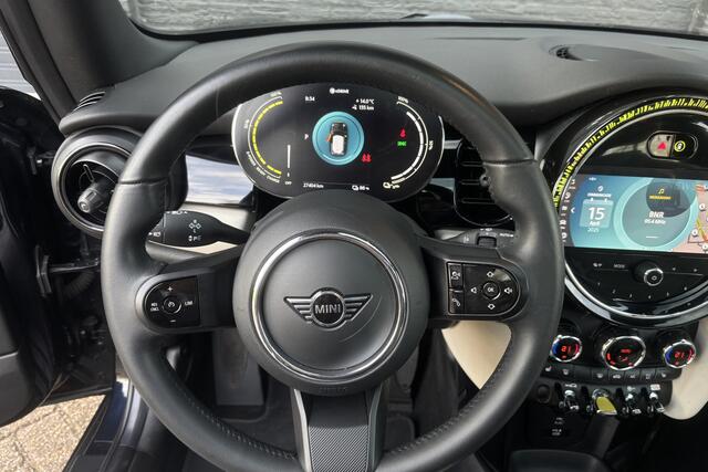Mini Electric Cooper SE Camden Edition | Panodak | Chester Leder | Camera | Comfort Access | PDC | LED