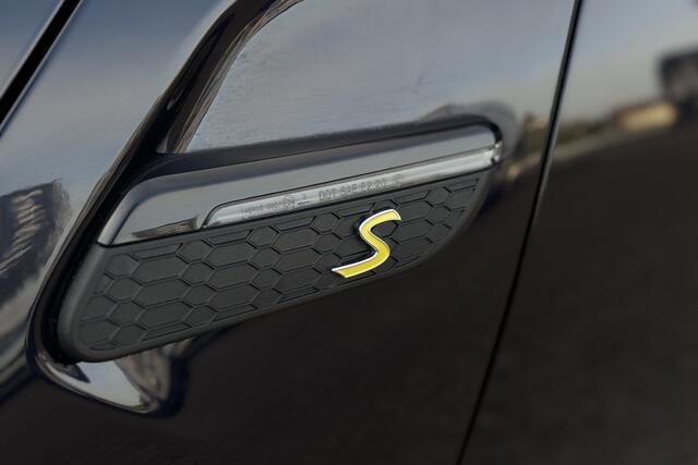 Mini Electric Cooper SE | Panodak | Leder | Head-up | Stoel + Stuurverwarming | Adaptive Cruise | Comfort Acces | Achteruitrijcamera