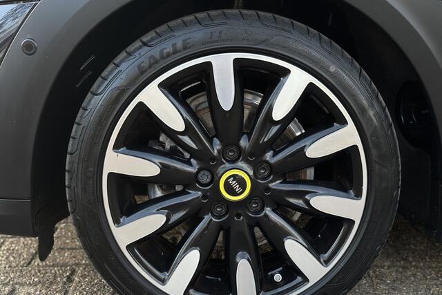 Mini Electric Cooper SE | Panodak | Leder | Head-up | Stoel + Stuurverwarming | Adaptive Cruise | Comfort Acces | Achteruitrijcamera