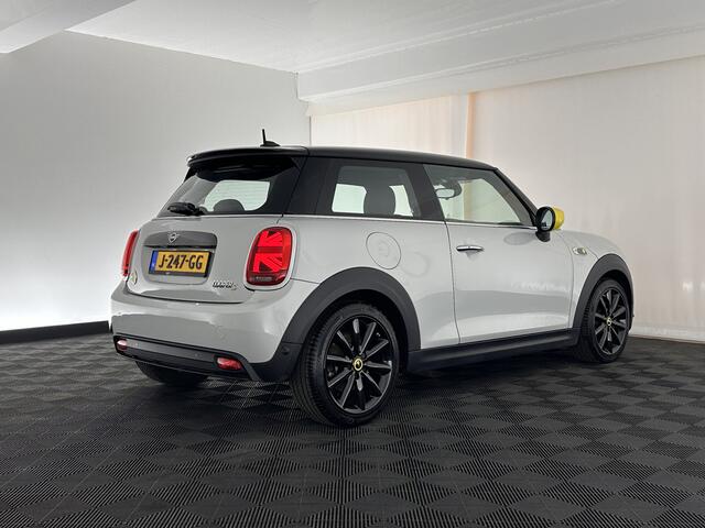 Mini Electric Mini Charged 33 kWh [ 3-Fase ] (INCL.BTW) *HEAD-UP | HARMAN/KARDON | 1/2LEATHER | FULL-LED | CAMERA | KEYLESS | NAVI-FULLMAP | DAB+ | ECC | PDC | CRUISE | 17''ALU*