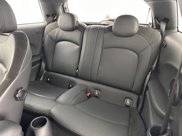 Mini Electric Mini Charged 33 kWh [ 3-Fase ] (INCL.BTW) *HEAD-UP | HARMAN/KARDON | 1/2LEATHER | FULL-LED | CAMERA | KEYLESS | NAVI-FULLMAP | DAB+ | ECC | PDC | CRUISE | 17''ALU*