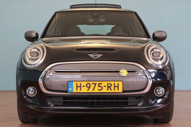 Mini Electric Mini Yours 33 kWh | NAVI | CAMERA + PDC | SCHUIF/KANTELDAK | LEER | HARMAN/KARDON AUDIO |