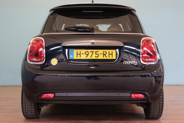 Mini Electric Mini Yours 33 kWh | NAVI | CAMERA + PDC | SCHUIF/KANTELDAK | LEER | HARMAN/KARDON AUDIO |